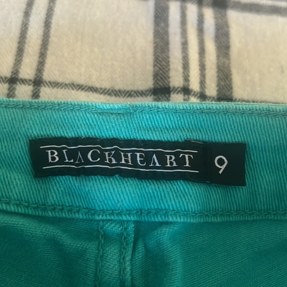 Hot Topic Blackheart Size 9 Hi-Rise Turquois Skinny Shorts W/ Slits VERY GOOD - Picture 9 of 9